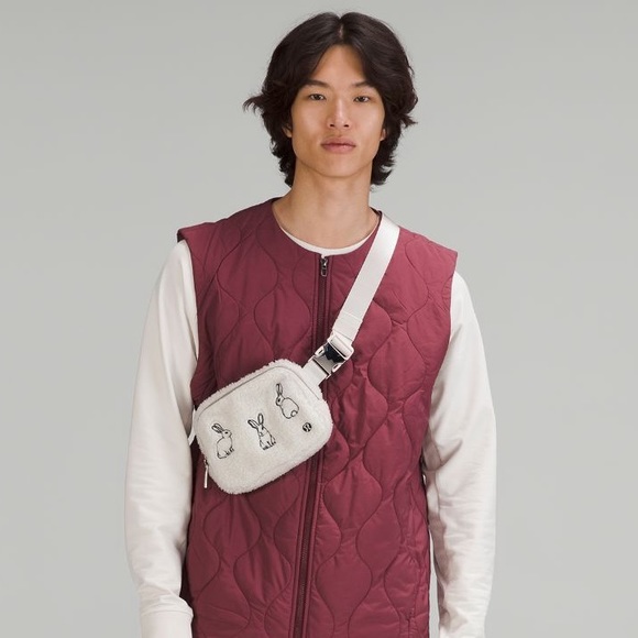 Rare BNWT Lululemon New Year Everywhere Belt Bag 1L Fleece Rabbit - Picture 2 of 12